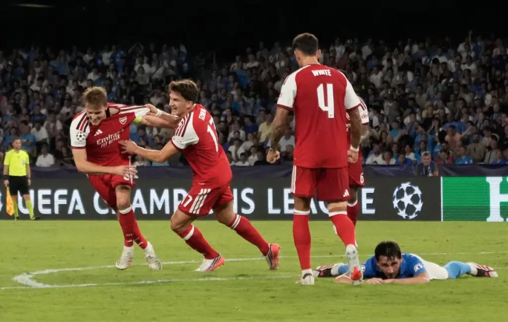 Εξάρα η Παρί στη Σλόβαν, διπλό (1-0) της Άρσεναλ στη Νάπολη με ασίστ Τζόλη, η Λίβερπουλ 2-1 την Ατλέτικο, δείτε τα γκολ του Champions League
